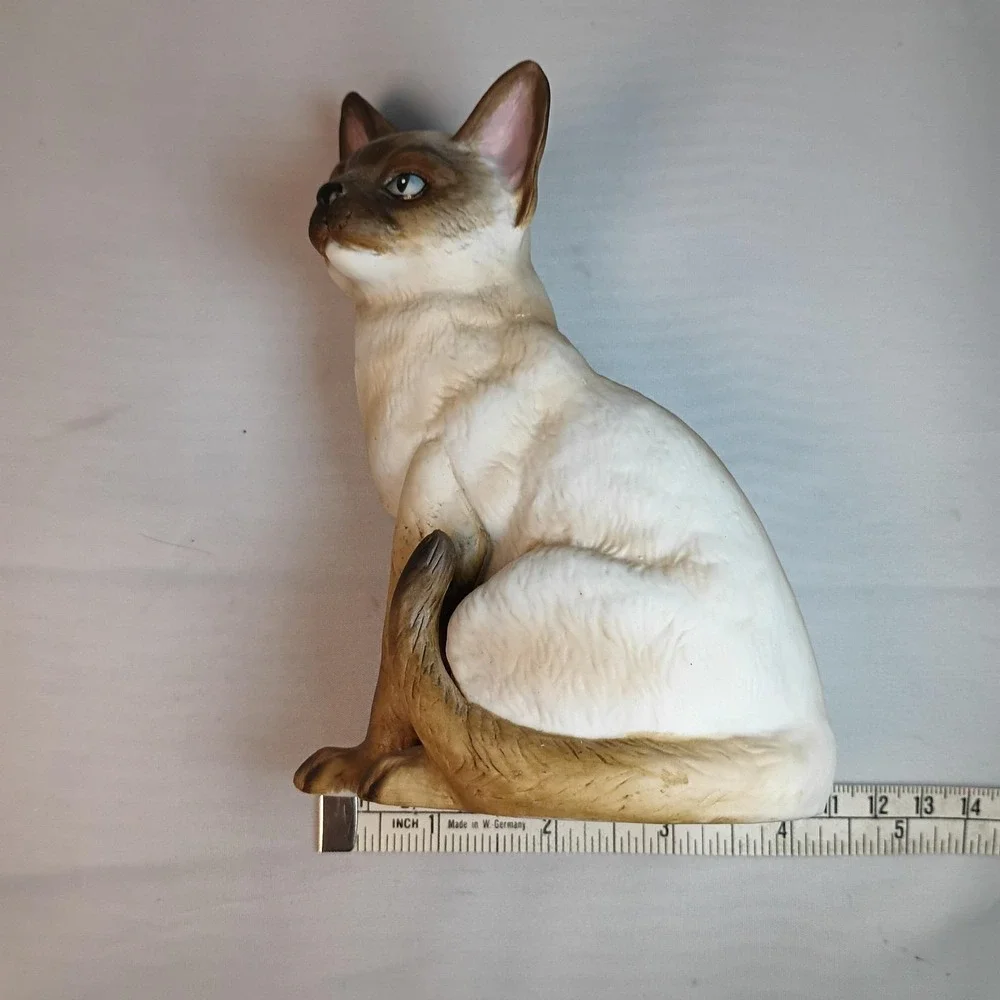 The San Francisco Music Box Company 1993 ICE CASTLES SIAMESE Cat Figurine 6 Inch